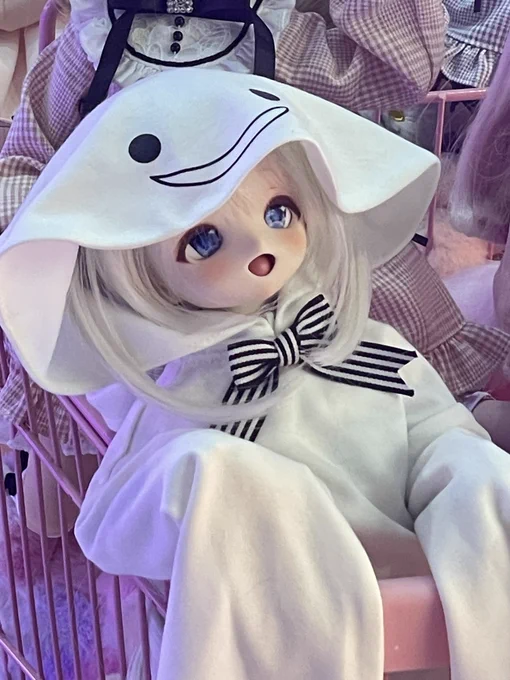 Met up with friends at a crane arcade today… Sacchan is just happy to exist 