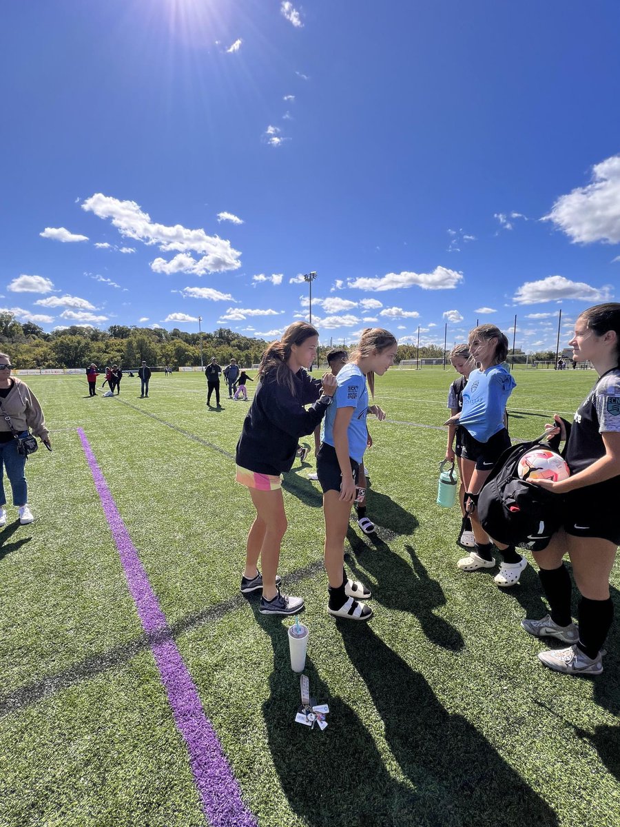 FCAECNL's tweet photo. Thank you @Cars_Pickett16 for taking time out of your weekend to visit with our U13s and U14s today in Louisville! https://t.co/yRvyKYiIbT