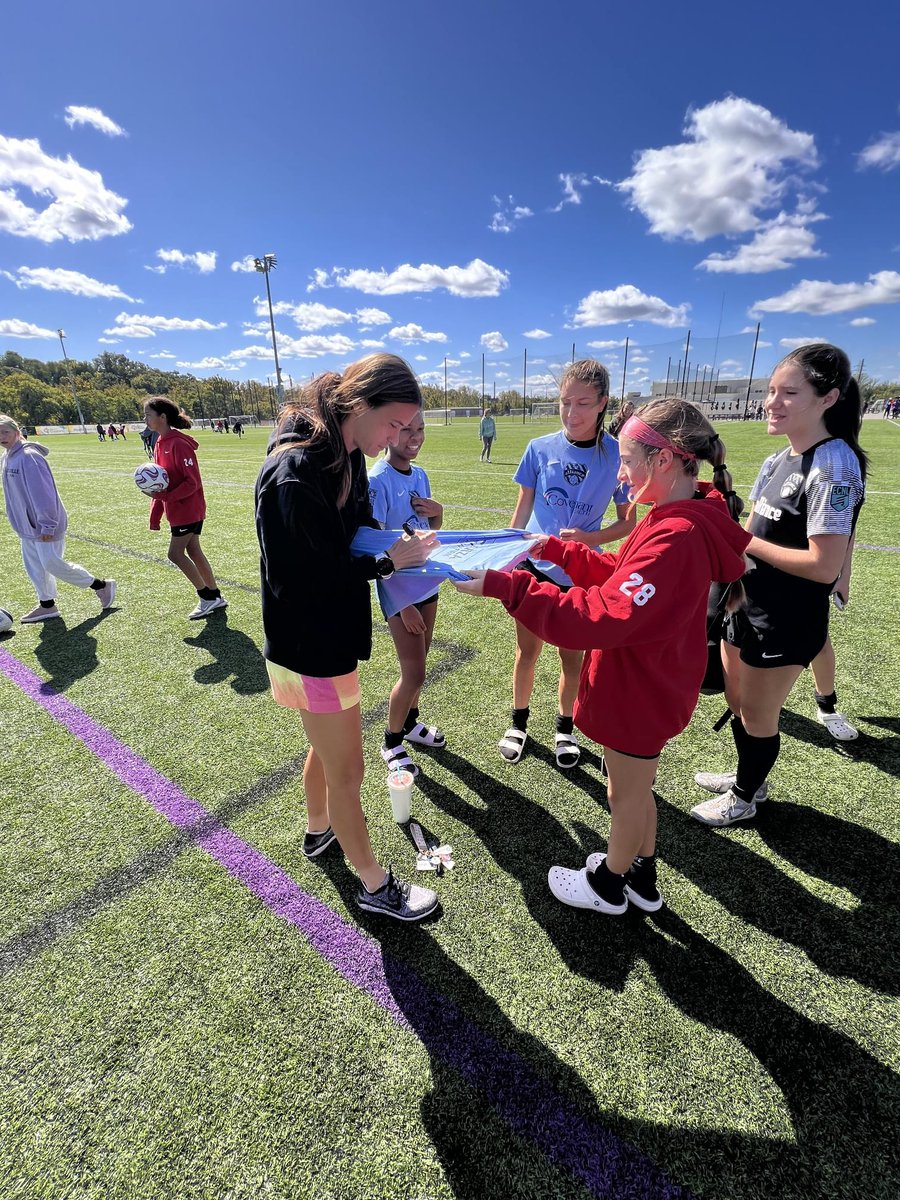 FCAECNL's tweet photo. Thank you @Cars_Pickett16 for taking time out of your weekend to visit with our U13s and U14s today in Louisville! https://t.co/yRvyKYiIbT