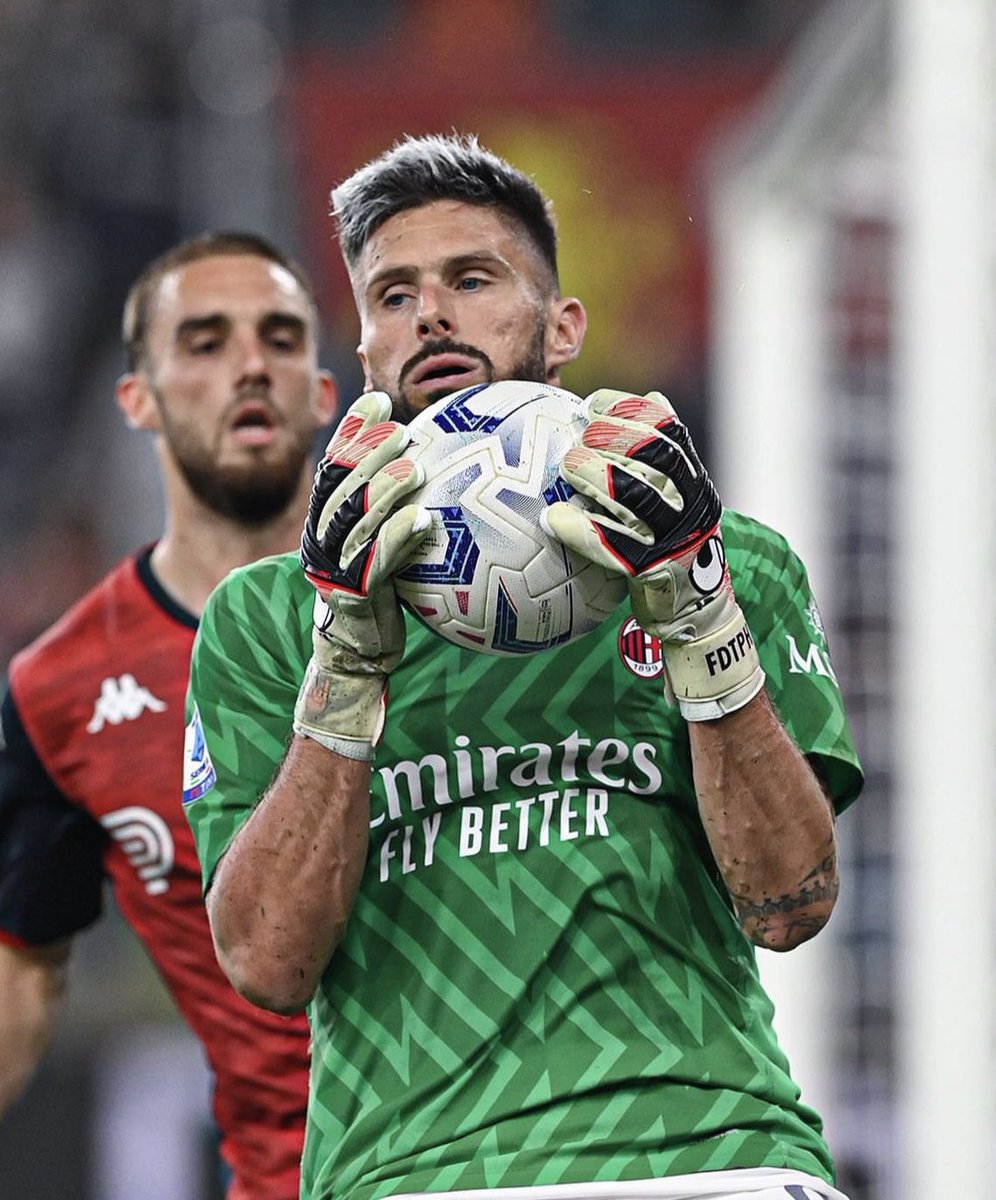 CFC_Dubois's tweet photo. Only goalkeeper in history with 300+ career goals and a puskas award.

Respect. https://t.co/seMlIccWRt