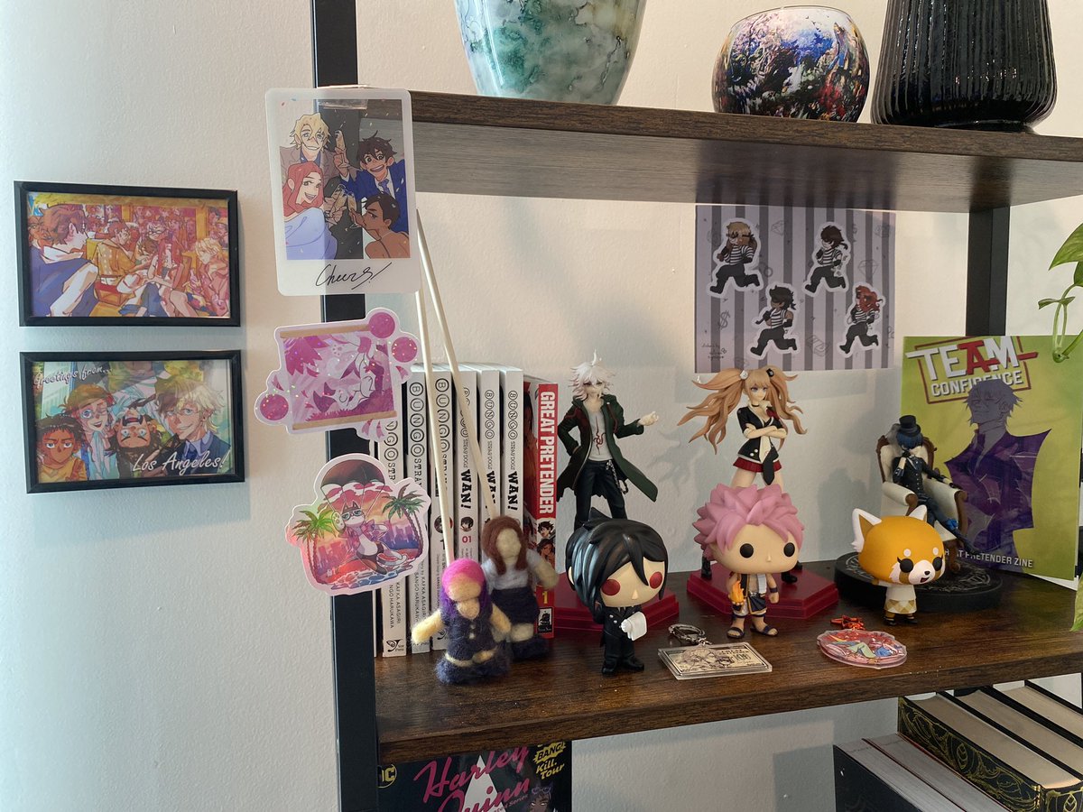 Rae_Is_Insane's tweet photo. Hehe! I was able to display the GP zine on my bookshelf 🥰 I’m so happy! I’m in love! @TeamConfidence_ https://t.co/r78LOq0QX9