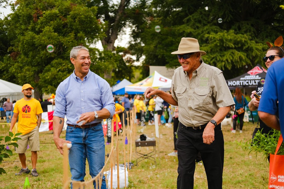 Mayor Ron Nirenberg (@ron_nirenberg) on Twitter photo Thrilled to join Blooming with Birdie and <a href="/Brack_Conserve/">BrackParkConservancy</a> for the Monarch Butterfly and Pollinator Festival!
<a href="/COSAGOV/">City of San Antonio</a>โs advocacy dates back to 2015 when we signed the Mayorโs Monarch Pledge, a commitment to creating better habitats for pollinators and educating the public. Thrilled to join Blooming with Birdie and <a href="/Brack_Conserve/">BrackParkConservancy</a> for the Monarch Butterfly and Pollinator Festival!
<a href="/COSAGOV/">City of San Antonio</a>โs advocacy dates back to 2015 when we signed the Mayorโs Monarch Pledge, a commitment to creating better habitats for pollinators and educating the public.