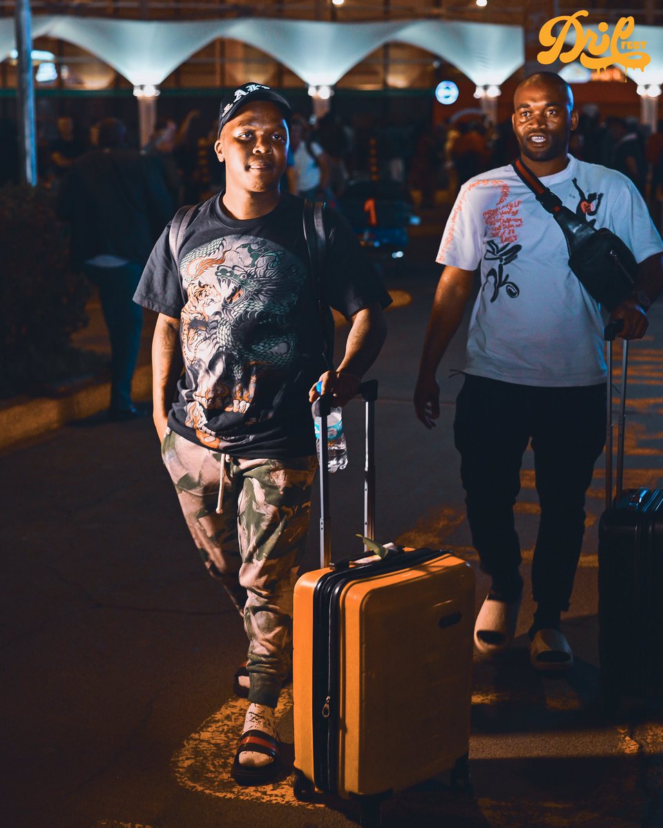 DripFestKE's tweet photo. As you can see, the man of the hour is here with us. Tomorrow we make history @carnivorekenya 
 
You can still grab your tickets on https://t.co/gVpl8cFGJH

https://t.co/okoo0j1fDs

#dlalathukzininkenya #dripfestke #radioafricaevents https://t.co/9rqY5Jlefk