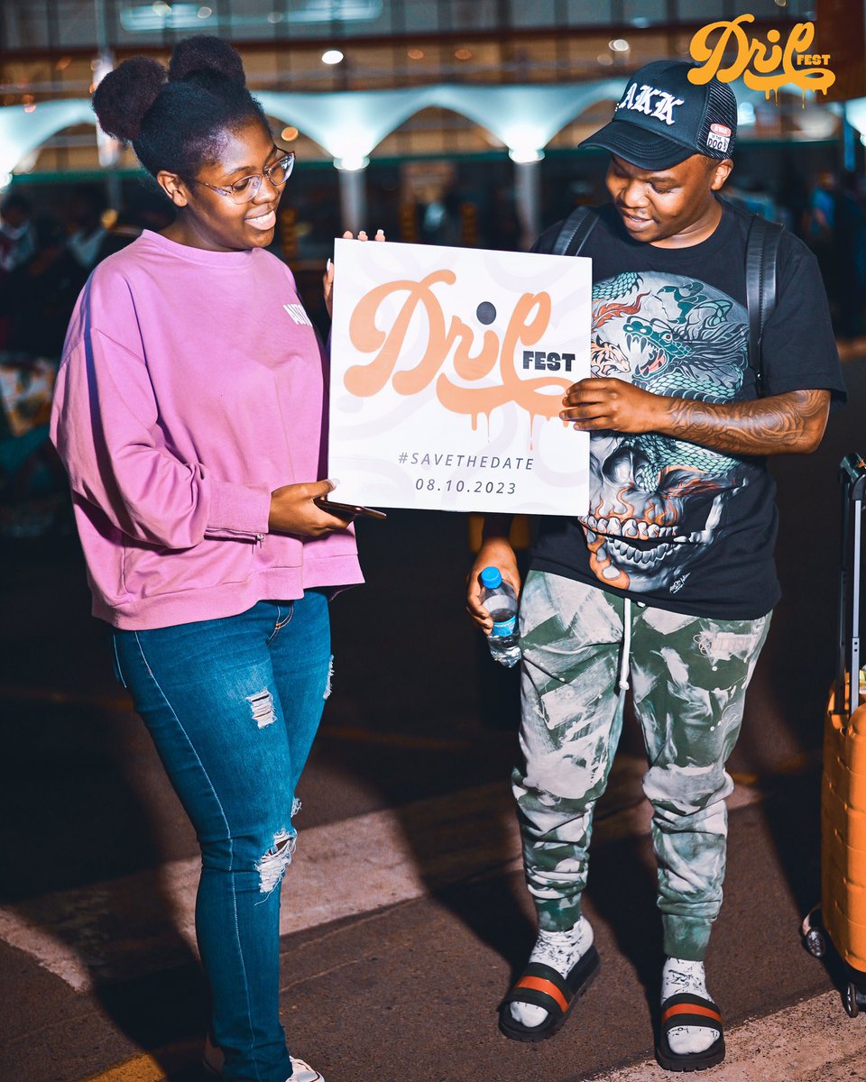 DripFestKE's tweet photo. As you can see, the man of the hour is here with us. Tomorrow we make history @carnivorekenya 
 
You can still grab your tickets on https://t.co/gVpl8cFGJH

https://t.co/okoo0j1fDs

#dlalathukzininkenya #dripfestke #radioafricaevents https://t.co/9rqY5Jlefk