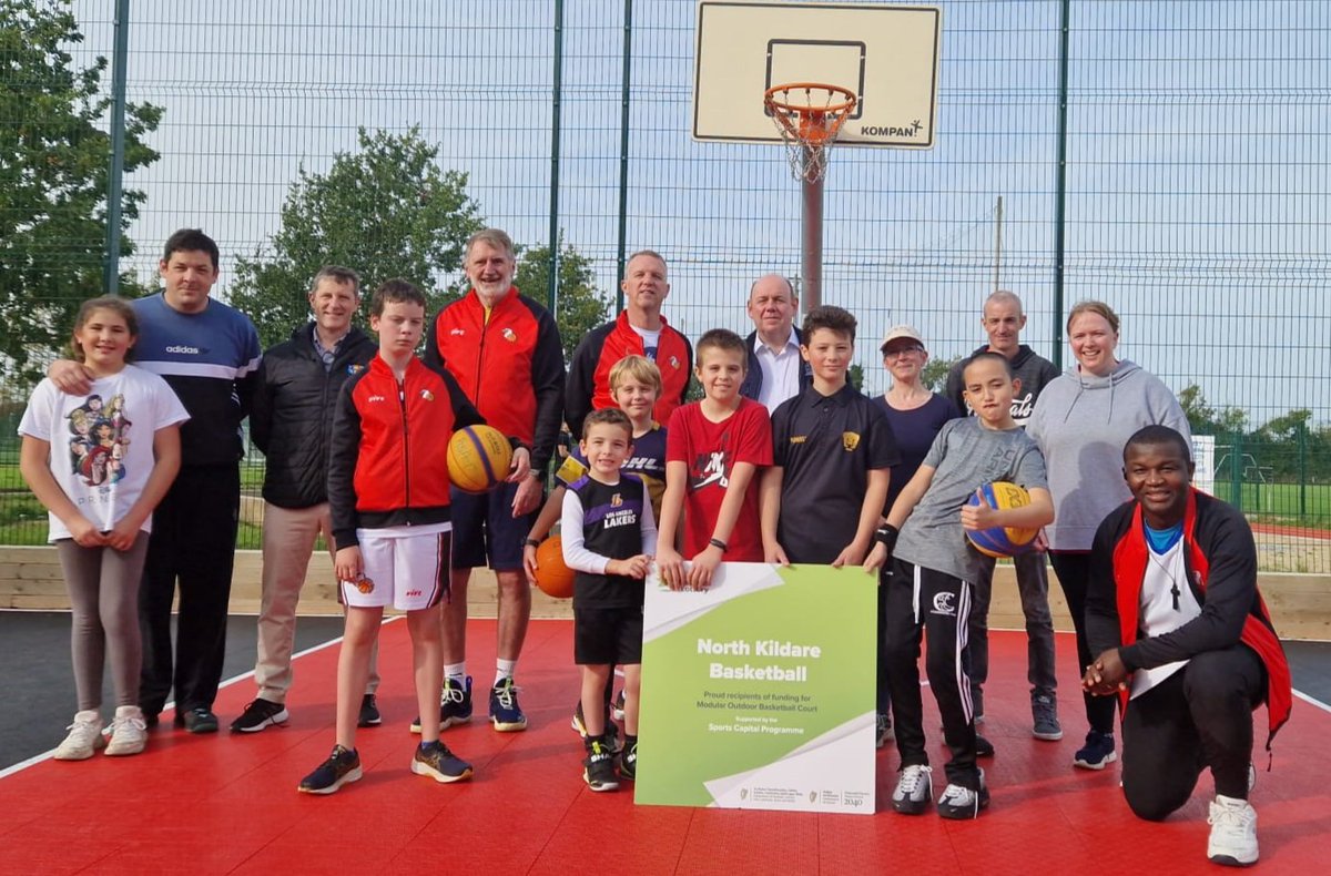 PJ Reidy, president <a href="/BballIrl/">Basketball Ireland</a>  officially opened our modular outdoor court in <a href="/MaynoothUni/">Maynooth University</a> today. <a href="/KildareSP/">Kildare Sports Partnership</a>