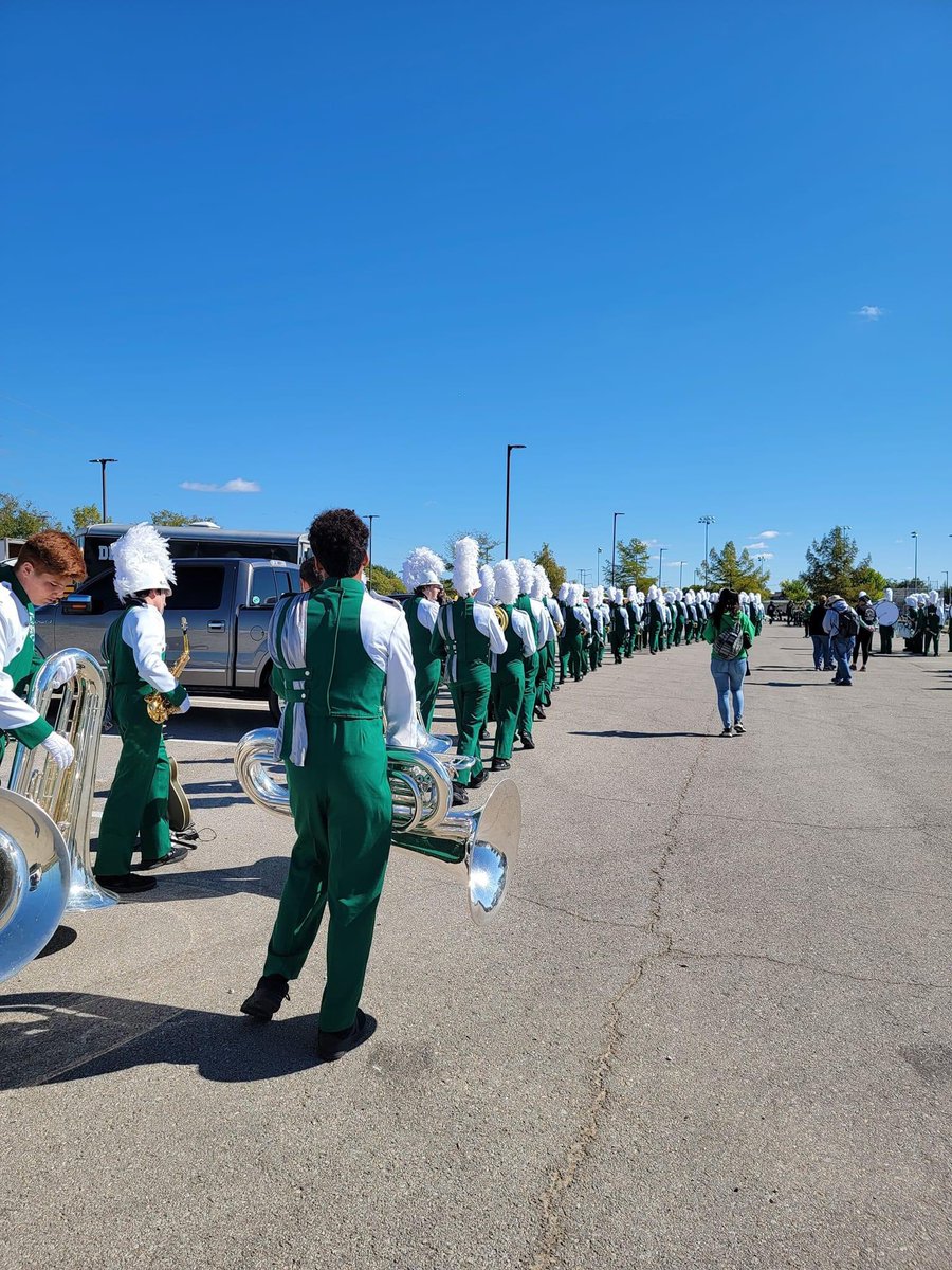 dhsbandkids's tweet image. Off to prelims (Couple hours late)!Placed 2nd in our division and can’t wait to perform again at 8:15🕺

#greenismagic