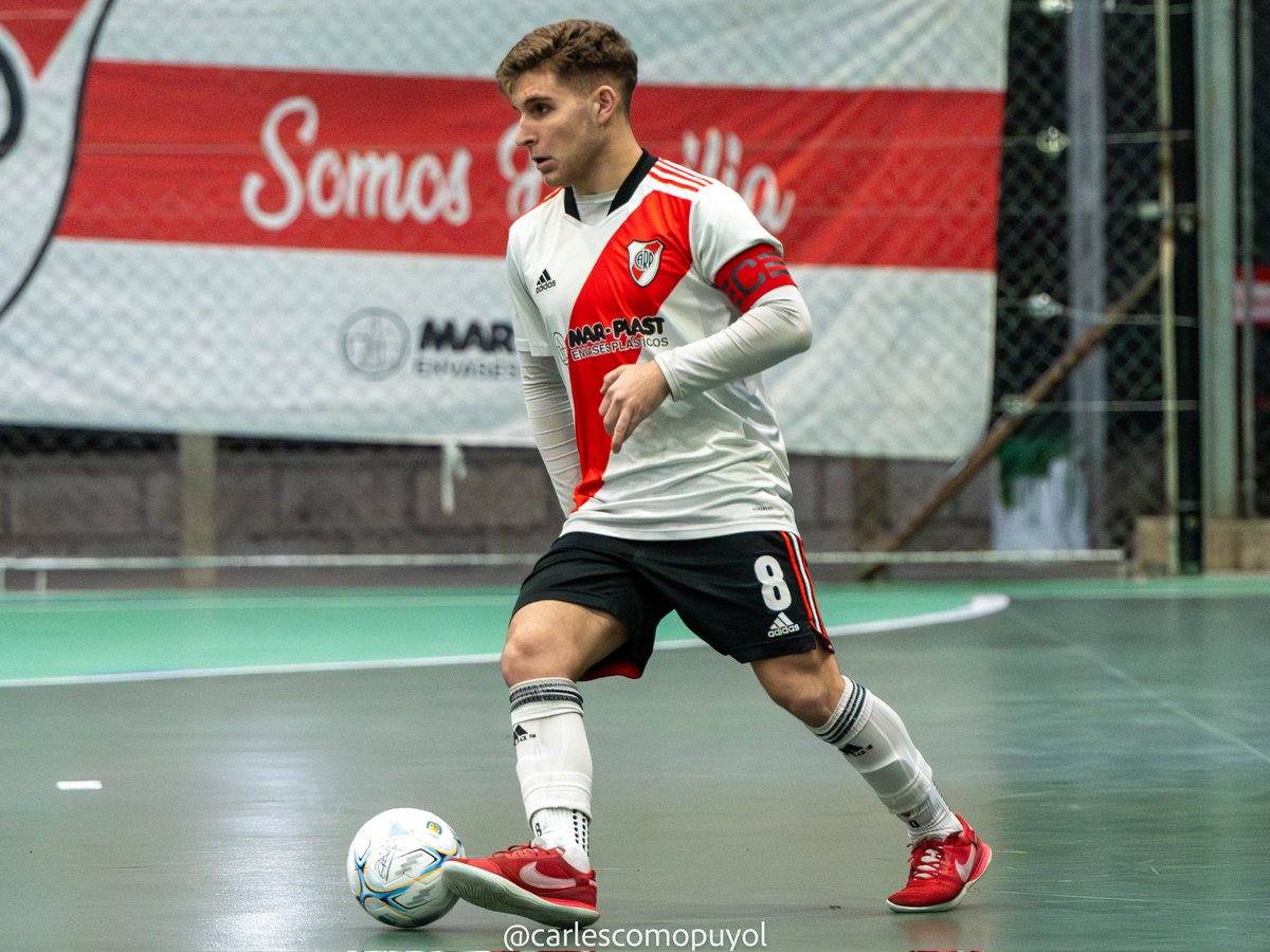 River Plate Futsal (@carpfutsal) on Twitter photo #Masculino 📺 Links para las transmisiones de hoy vs. Centro Asturiano por <a href="/RedAudiovisual_/">Red Audiovisual</a>
#Primera ➡️ youtube.com/live/B-I4QbSFg…
#Tercera ➡️ youtube.com/live/4qCHFmZxA…
📷: <a href="/alejfigueiredo/">Alejandro Figueiredo</a> / <a href="/soynaticarles/">Soycarlescomopuyol</a>
#VamosRiver ⚪️🔴⚪ #Masculino 📺 Links para las transmisiones de hoy vs. Centro Asturiano por <a href="/RedAudiovisual_/">Red Audiovisual</a>
#Primera ➡️ youtube.com/live/B-I4QbSFg…
#Tercera ➡️ youtube.com/live/4qCHFmZxA…
📷: <a href="/alejfigueiredo/">Alejandro Figueiredo</a> / <a href="/soynaticarles/">Soycarlescomopuyol</a>
#VamosRiver ⚪️🔴⚪