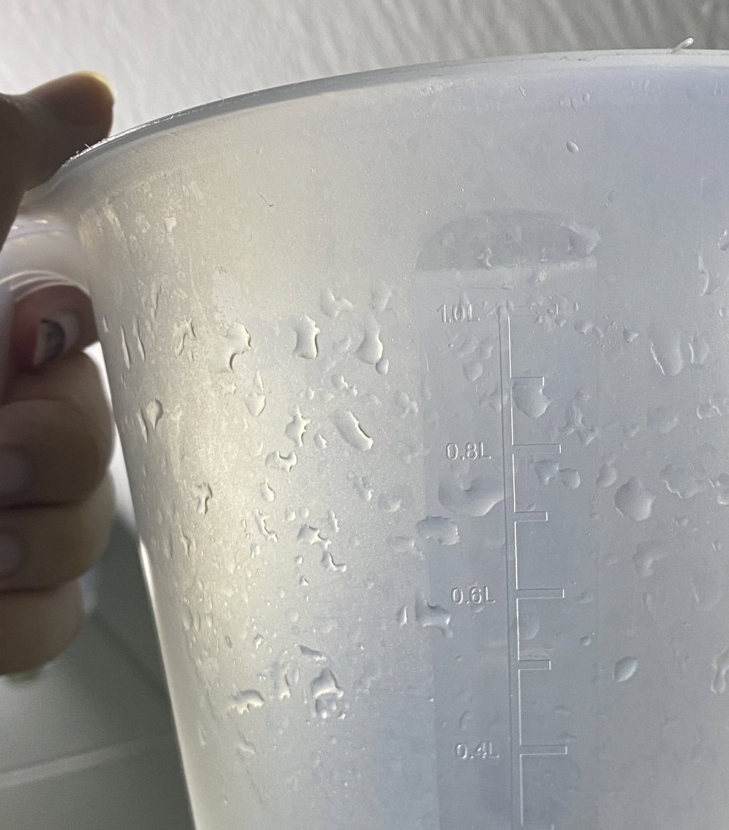 Just had my best holding session so far with a friend, i think I hit a new capacity at 1.2l 😭 

Second photo to see the measurements markings