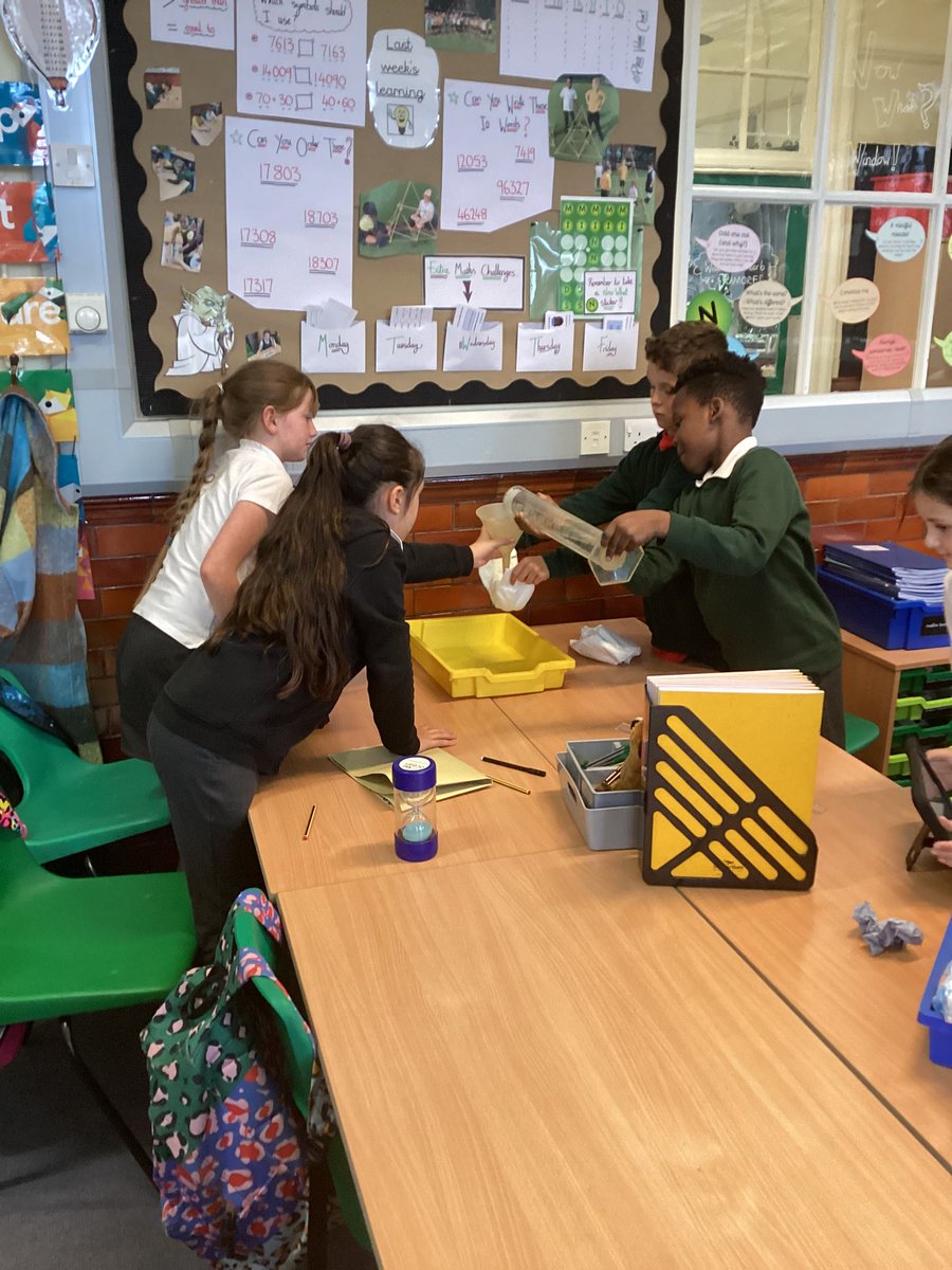 Year5Markeaton's tweet image. 🧠 curiosity exemplified in Hazel class in science this week! #MPSScience