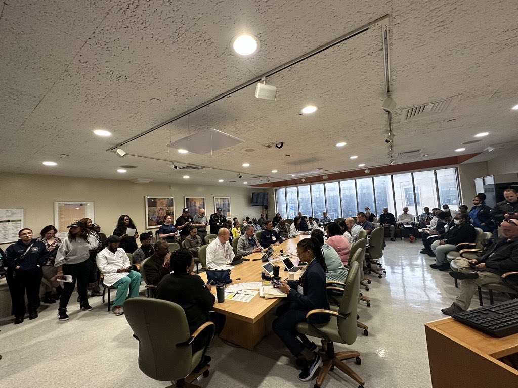 nycemergencymgt's tweet photo. Thanks to strong interagency coordination @NYCHealthSystem has resumed services at Woodhull Hospital. NYCEM ops have concluded at 5:16 PM. Grateful to all partners &amp; stakeholders. H&amp;H, FDNY, NYPD, MTA, ConEd, and more. https://t.co/76LcWmNjJC