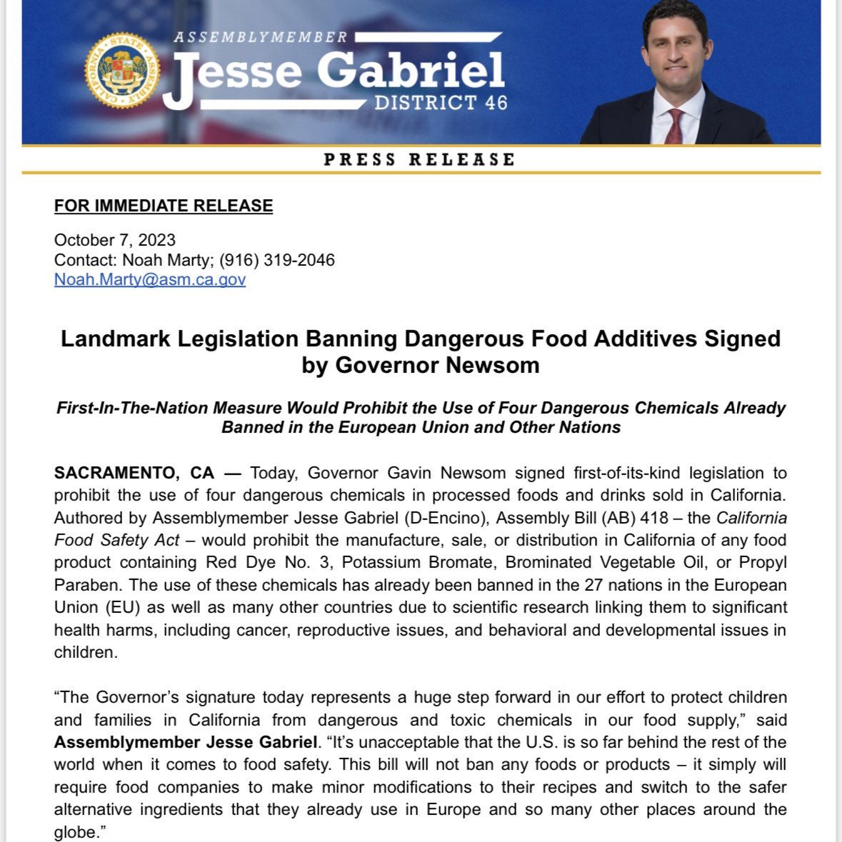 AsmJesseGabriel's tweet photo. Thank you Governor @GavinNewsom for signing the CA Food Safety Act – our landmark bill to ban four toxic and dangerous chemicals from use in food! #AB418 is a nation-leading, bipartisan bill that will protect our kids and families from harmful chemicals. https://t.co/jt8Ekq3CbA