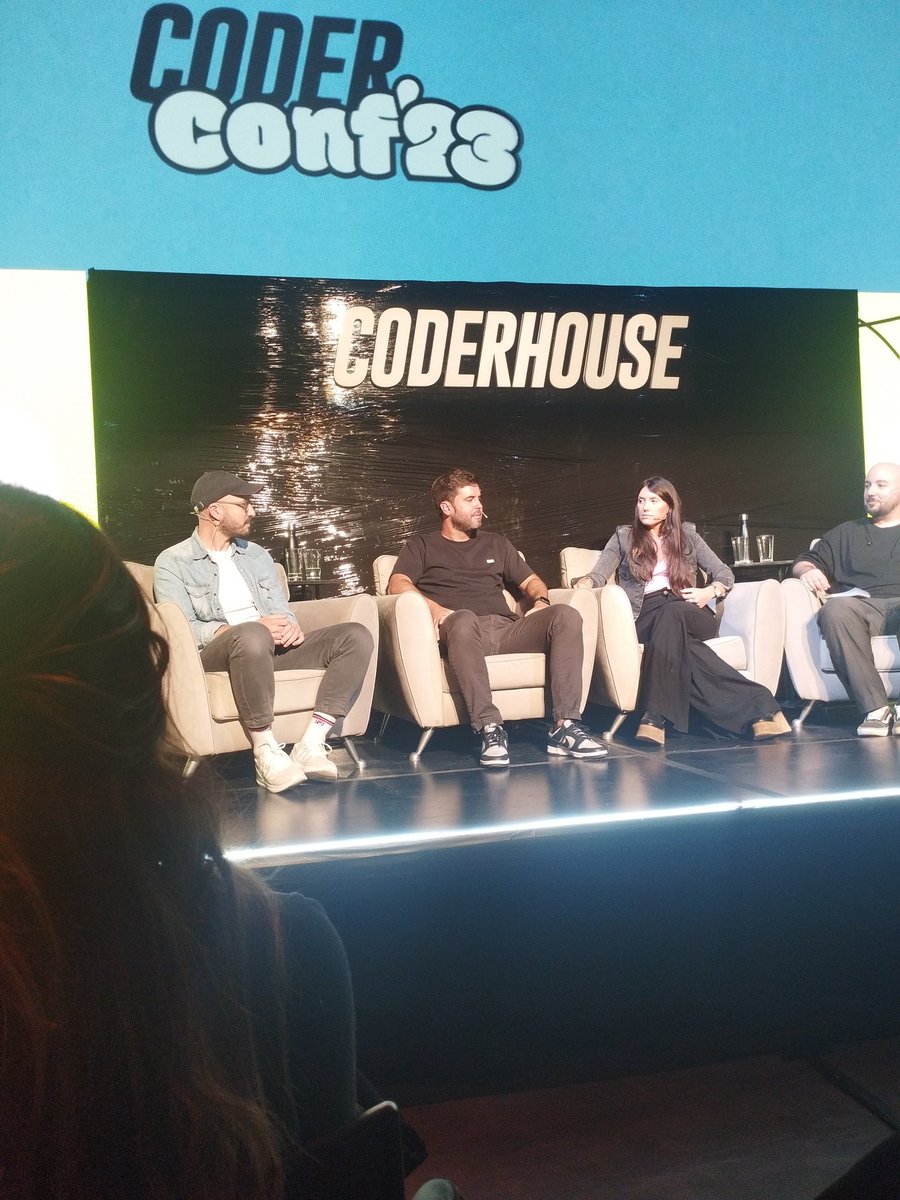 heyvalem_'s tweet photo. Historias que inspiran y sin duda me han dejado grandes enseñanzas hoy #Coderconf2023 sin duda ha sido una gran tarde  gracias por tanto ✨❤️🔥 https://t.co/psEhIvi6DI