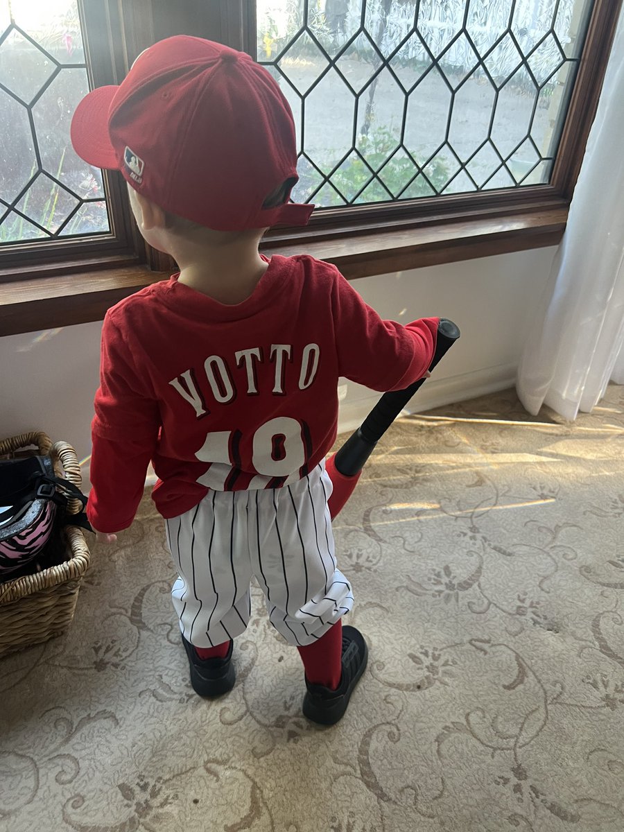 Taylor_45's tweet photo. Spitting image of @JoeyVotto if you ask me😍 https://t.co/fFQhtGHq6k