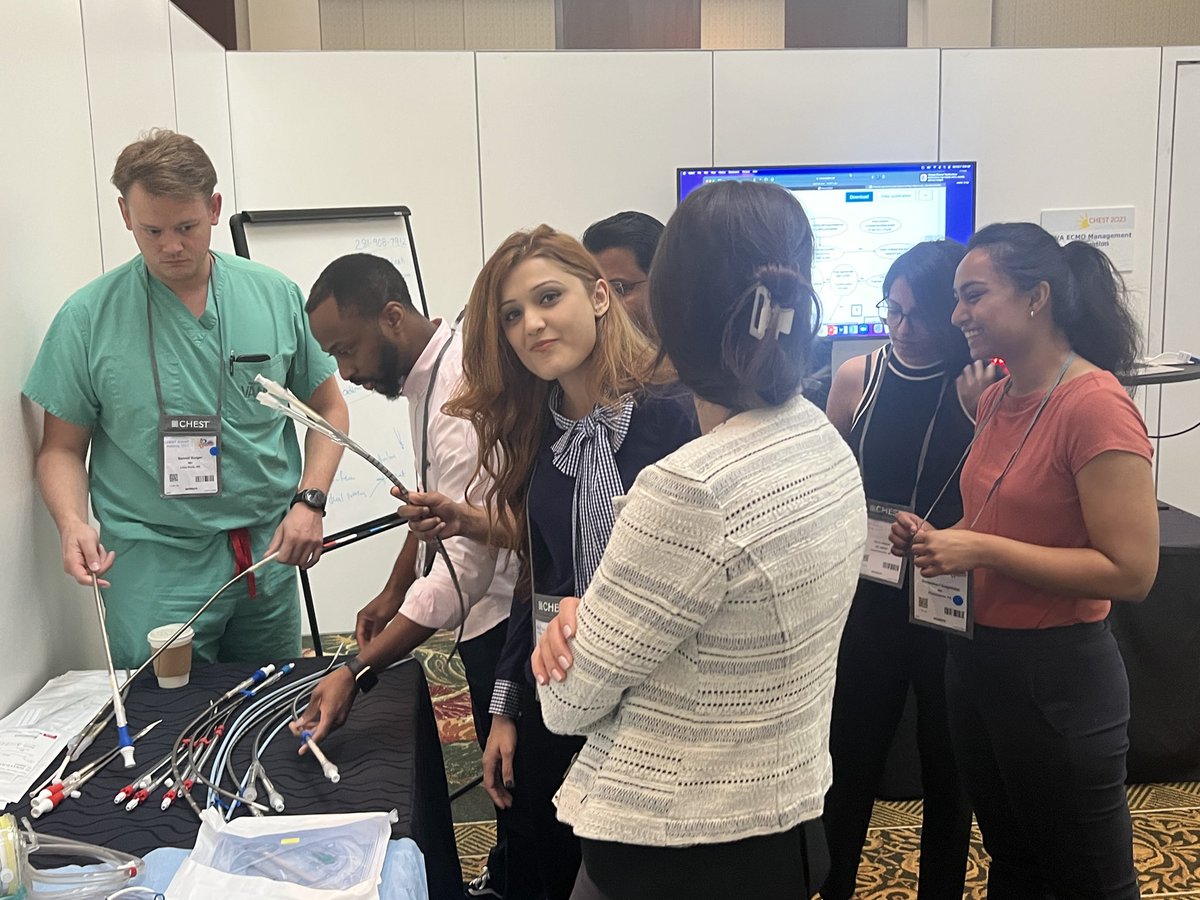 VV ECMO management st the popular CHEST fellows course @ #chest2023 with <a href="/ErikOsborn77/">Erik Osborn</a> <a href="/navithadev/">Navitha Ramesh MD FCCP</a> <a href="/craigrackley1/">Craig Rackley</a>