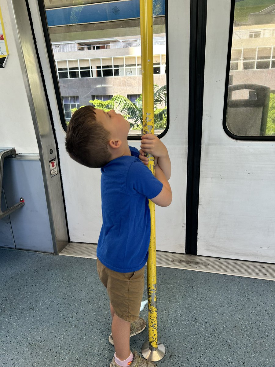 Took a solo trip with my big boy to Miami to visit my sister and it’s been a 10/10. His favorite parts were the jellyfish at the beach (🤦‍♀️) and the Metromover train