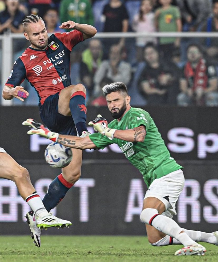 🗣️"Aku belum pernah mengalami hal seperti ini dalam karierku. Aku melakukan penyelamatan hebat di akhir pertandingan dan bangga dengan seluruh tim. Kami bertarung seperti singa."

🗣️"Penyelamatan di menit terakhir?  Itu hampir seperti sebuah gol.  Calabria membntai lenganku tapi