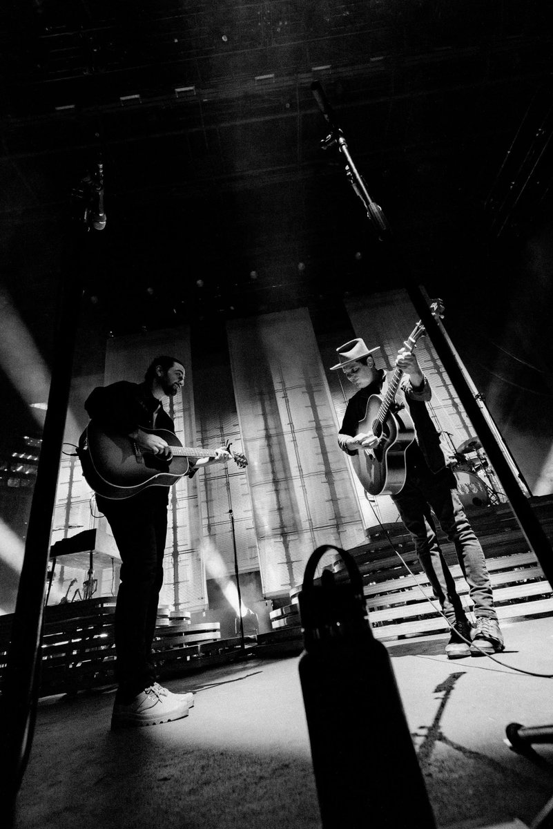 GregoryAIsakov's tweet photo. NASHVILLE! you were sublime. thanks for selling out two nights at @theryman, and thanks to Shovels &amp; Rope, @ilovelucius, and a killer night sitting in with my friend @NoahKahan. https://t.co/Knv2NyGtwC