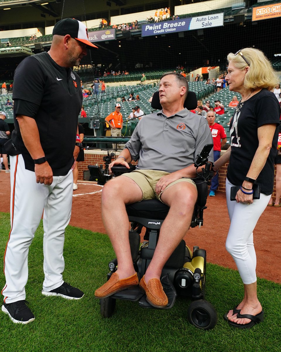 We are saddened by the passing of former MLB pitcher Jim Poole at 57.

Jim appeared in 431 games from 1990-2000 and pitched for Cleveland in the 1995 World Series. A consummate teammate &amp; venerable clubhouse presence, he was an integral part of our 2022 Lou Gehrig Day &amp; will be