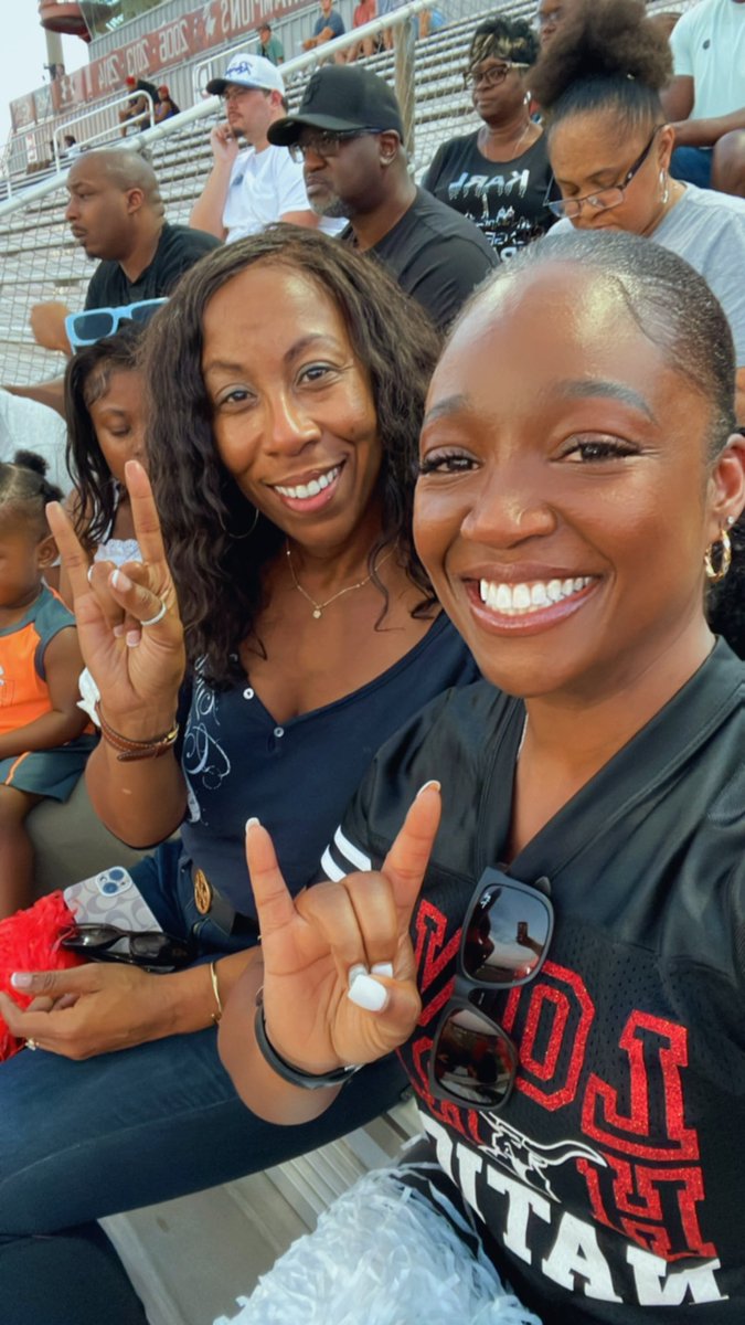 We are so lucky to have a strong and supportive principal. <a href="/ShantaMackey1/">Dr. Shanta Mackey</a> Happy Principal Appreciation Month! We salute you #plummerstrong #leadwithheart #expectexcellence #empowerothers