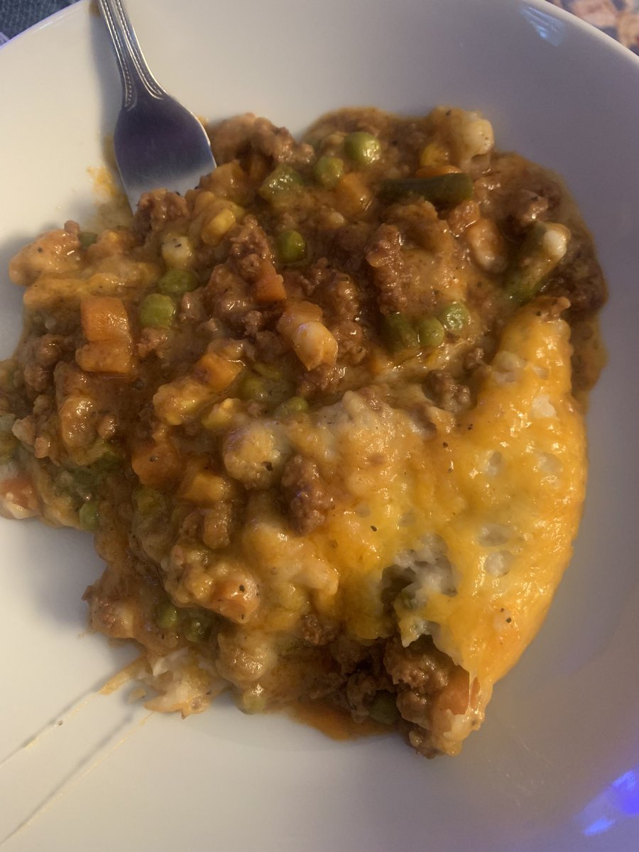 PwnStress's tweet photo. Shepherd’s pie for dinner 😋 https://t.co/x6D8x5Xqdk