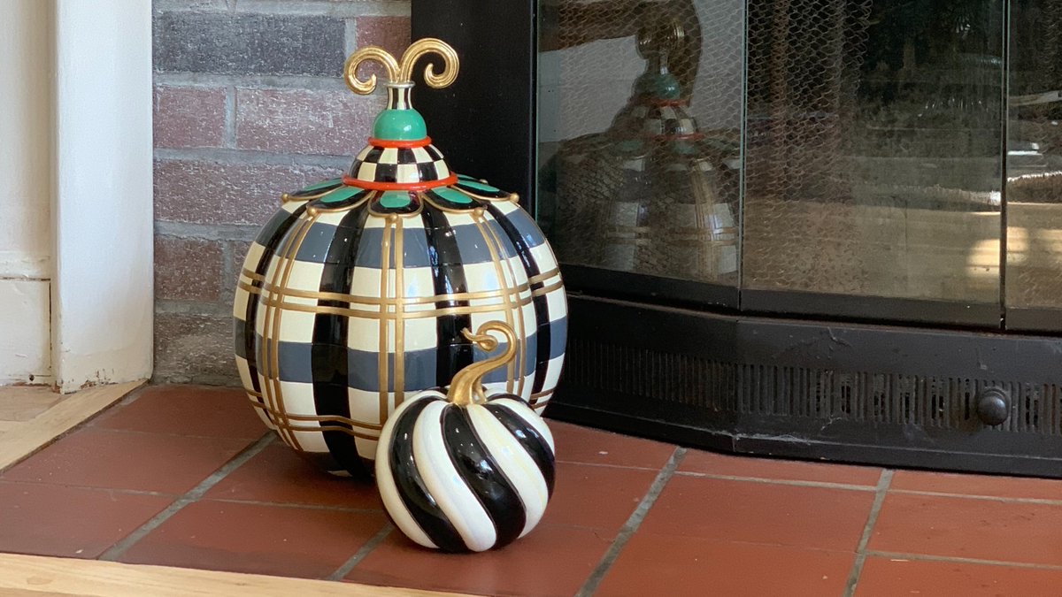 lisanovelline's tweet photo. Magic is in the air. Happy October! #October #octoberwish #HappySaturday #HappyFall2023 #HappyFallYall #Autumnvibes #seasonofthewitch #MackenzieChilds
@mackenziechilds https://t.co/CuPoX9vz4m