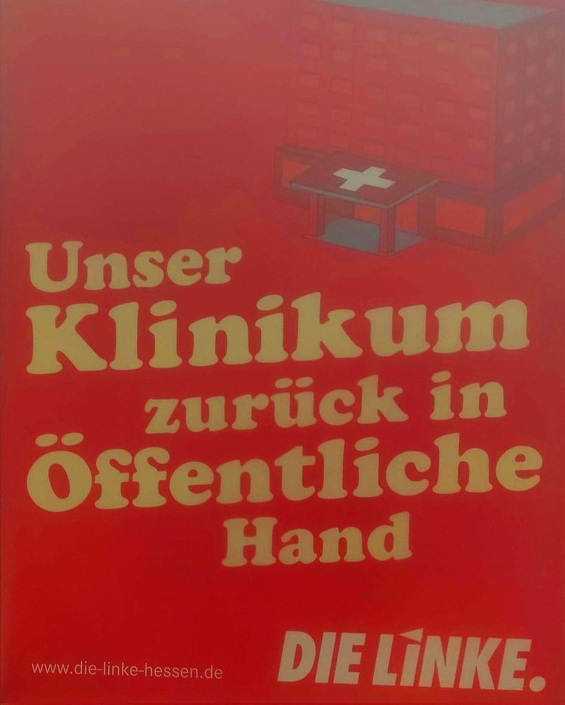 DieLinkeMarburg's tweet image. #30guteGründe für DIE LINKE. Hessen  bei der #LTWHE23 am 8. Oktober

Morgen wird auch über die Zukunft für unser Klinikum abgestimmt. Jeden Tag sieht man in #Marburg und #Gießen, wie katastrophal die Privatisierung des #UKGM unter Roland Koch war und ist. 
1/4