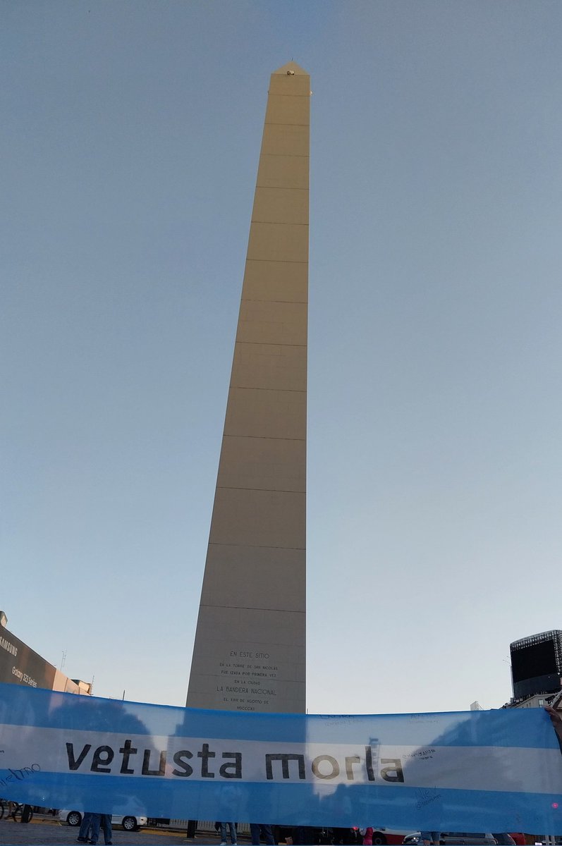 Hoy hasta el apagón <a href="/vetustamorla/">vetusta morla</a>