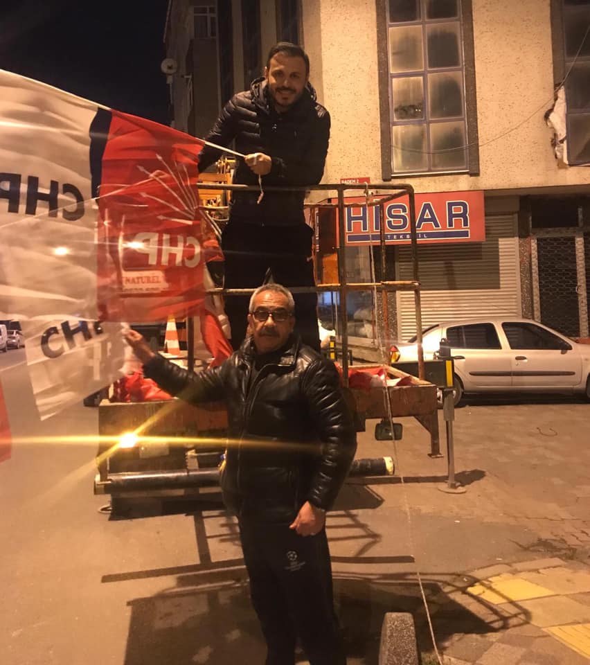 Uzun bir yoldan geliyorum.