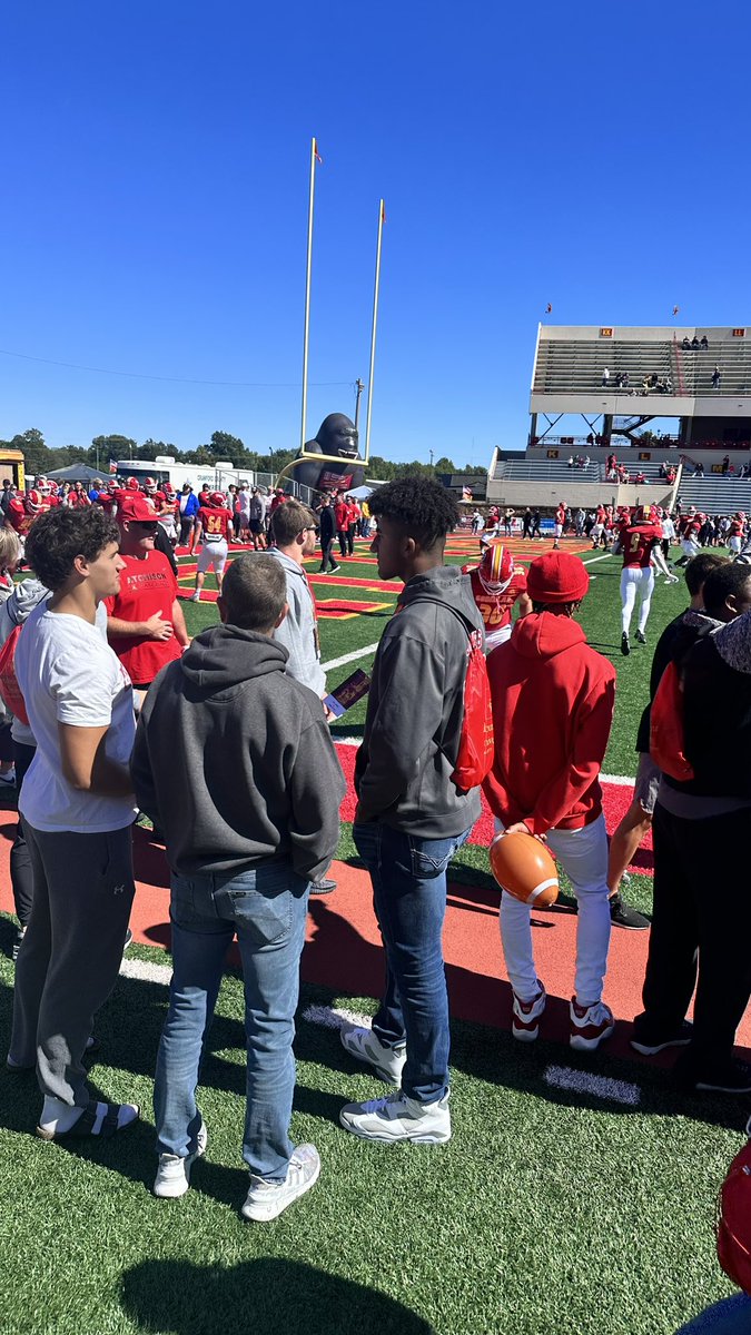 Had a great time in the jungle at Pitt State! <a href="/CoachTEverett/">Coach Everett</a> <a href="/BJonesDE9292/">B. Jones</a> <a href="/coach_mcfarland/">Ryan McFarland</a> <a href="/roderique/">John Roderique MT</a> <a href="/CoachSpeer_/">Jose' Speer</a>