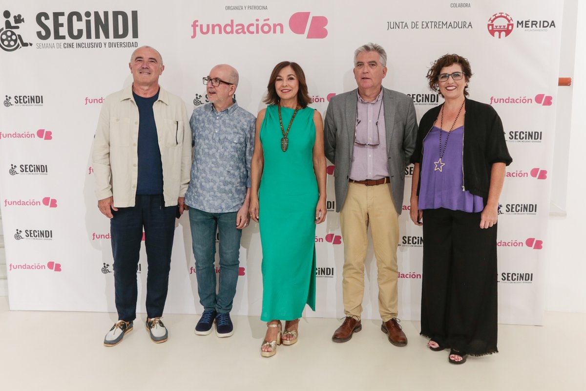 ayto_merida's tweet photo. 🎬 La delegada de Accesibilidad Universal e Inclusión @SusanaFajardoB ha asistido, esta tarde, a la Gala de Clausura de una exitosa 6ª edición de #Secindi que ha entregado sus premios, entre ellos, el Premio Especial Secindi Inclusión a la periodista extremeña Isabel Gemio https://t.co/LO9Zf6l6ln
