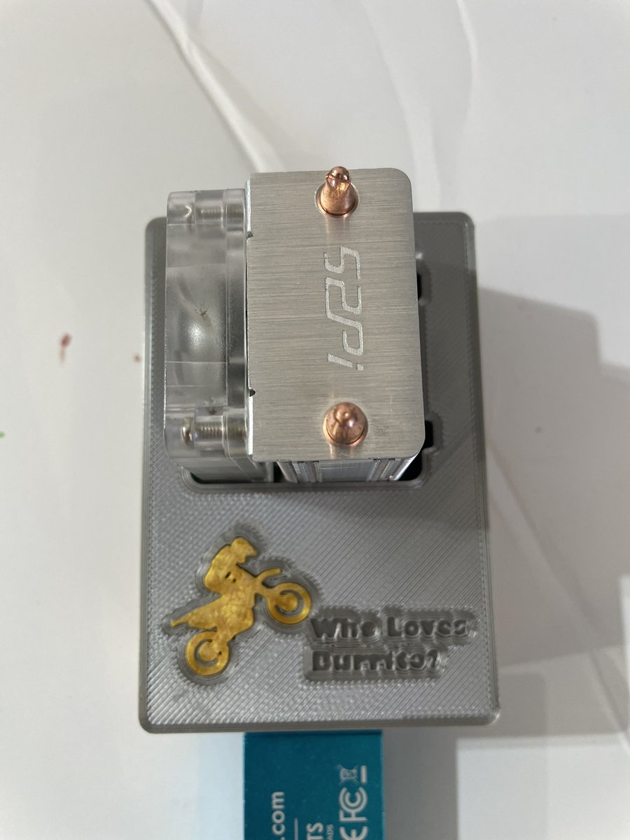 wholovesburrito's tweet image. Who needs a sticker? Not with a custom case from @Dyl_I_Y to run my @wingbits #raspberrypi installation with #geeekpi ICE tower.
   #DATIS ⬇️
#DePIN ⬅️➡️#DeREN