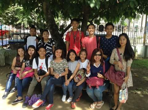 FhqJackie's tweet photo. Sharing FM memories 🥰 Yes! i was a part of it!
Students from Calamba, Laguna excited to signed the petition signature campaign for the late Pres. Ferdinand Marcos to be buried at LNMB. Thank u Calamba, Laguna #ilibingna https://t.co/6ouNdVvjKo