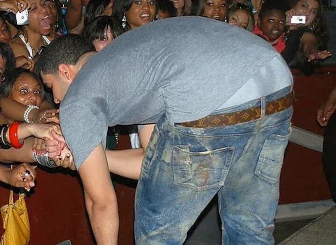 Drake&rsquo;s thick soft cheeks 👃🏾🍑🤤  #gay #bi #feet #feetfethish #FOOTFETİSH #feet_pic #booty https://t.c<a href="/tag/gay"class="tags">#gay</a><a href="/tag/bi"class="tags">#bi</a><a href="/tag/feet"class="tags">#feet</a><a href="/tag/booty"class="tags"><span>#booty</span></a><a href="/tag/footfetish"class="tags"><span>#footfetish</span></a><a href="/tag/feetfethish"class="tags"><span>#feetfethish</span></a><a href="/tag/feet_pic"class="tags"><span>#feet_pic</span></a>