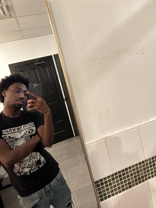 Me : on Instagram  VS  Me : on X https://t.co/qSC9BalsBJ<a href="/tag/itssexyy"class="tags"><span>#itssexyy</span></a>