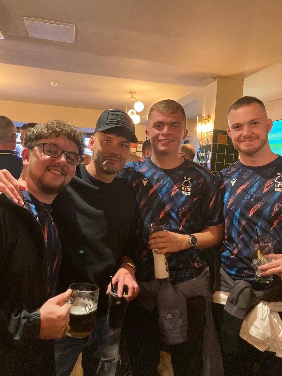 Andddd still. Our Nottingham champ 🥊 <a href="/itsLeighWood/">Leigh Wood</a> #nffc #WoodWarrington