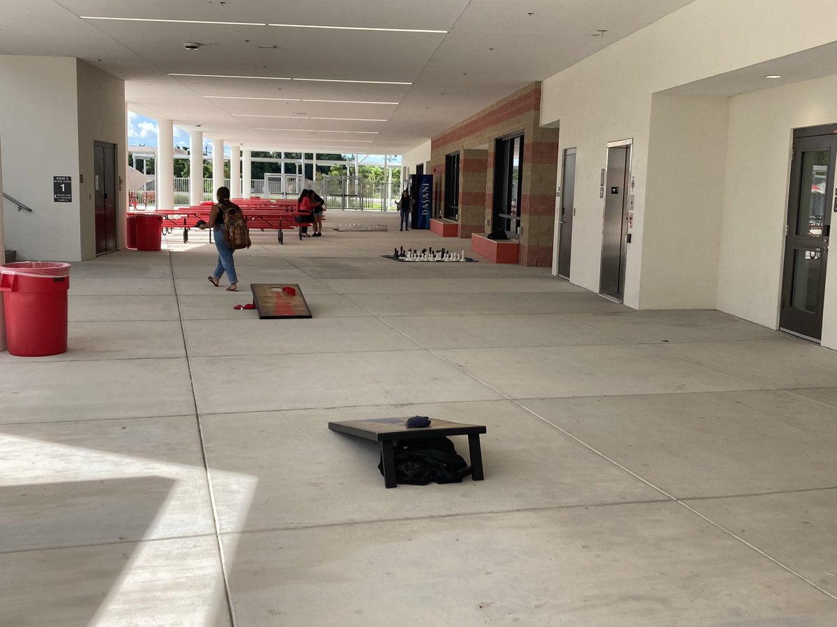 LighthouseIHS's tweet photo. Courtyard Friday games! @Indians_IHS https://t.co/LwTFR1sTEq