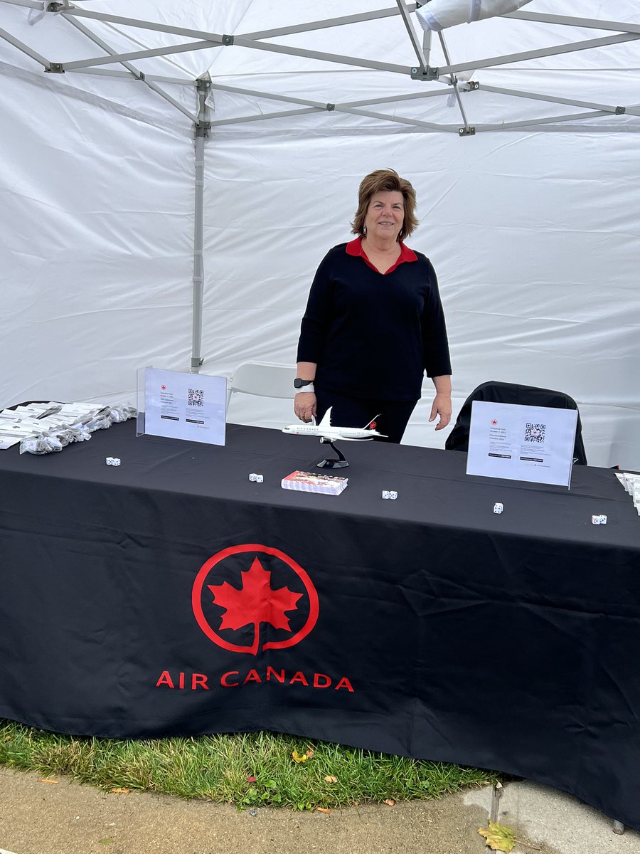 davinariver's tweet photo. Canadiana Fest is being held today in Kalamazoo MI. Air Canada is happy to be a Gold Sponsor of the inaugural festival #canadianafest https://t.co/iu3ZnpwVj4