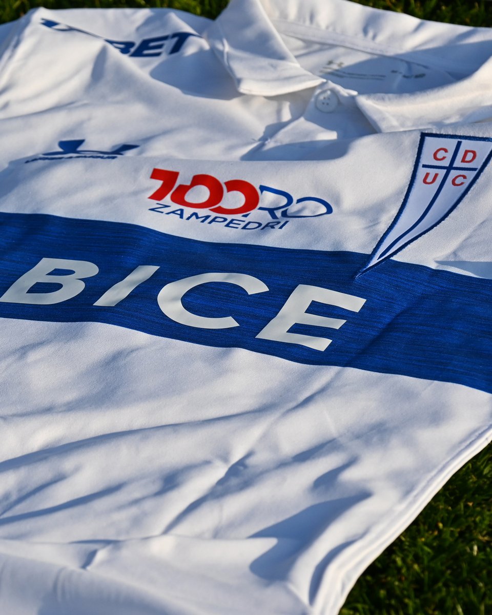 Cruzados's tweet photo. Edición especial 𝟏𝟎𝟎𝐓𝐎𝐑𝐎 🐂🔥 

1️⃣0️⃣0️⃣ camisetas para celebrar el centenar de goles de nuestro Capitán junto a #LosCruzados ⚽, ¡ya disponibles en #TiendaUC! 🛒⚪🔵

➡️ https://t.co/4pXQWp8DLT
➡️ https://t.co/qleJtp0dko https://t.co/t71zxZJCfj
