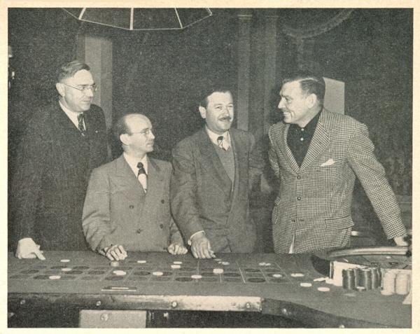 chessinstories's tweet photo. March 1949, Max Euwe, Samuel Reshevsky, Herman Steiner and Clark Gable https://t.co/QjpZrseLPp