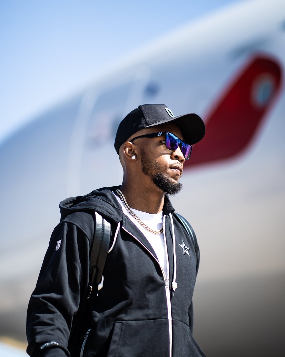 dallascowboys's tweet photo. off to the west coast ✈️ https://t.co/2slxhTLqQo