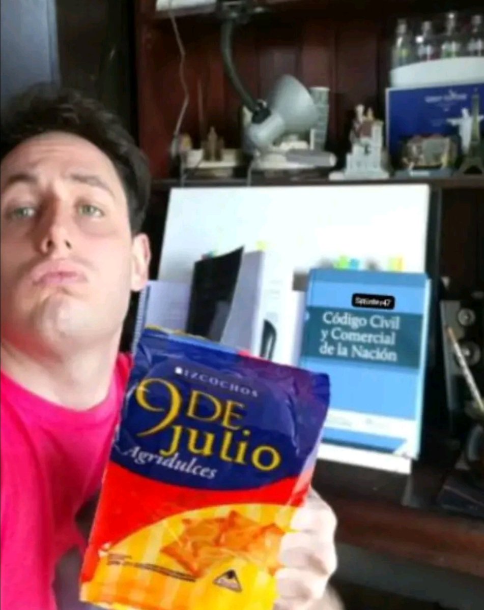 Acá merendando unas 9 de Julio