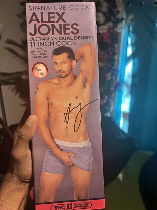 1 pic. Well Alex just got here! https://t.co/QOdHOzV8CJ