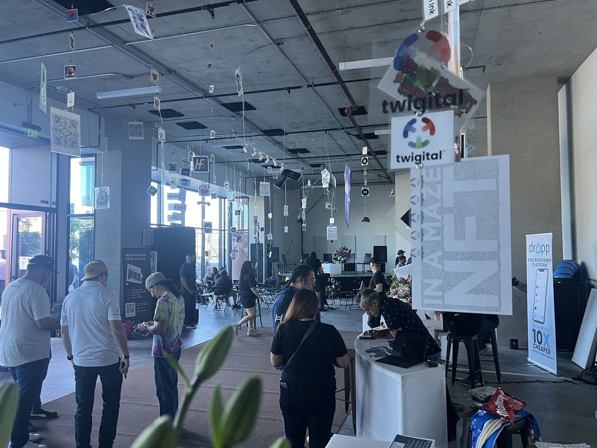 InAMazeNFT's tweet image. Mazes in the wild!!

#HFL #HelloFutureLive

Photos from @houdini_af ❤️