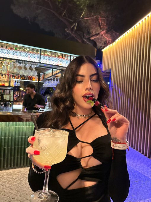 Suscr&iacute;banse gratis y vean los videos gratis!! Les acabo de mandar unos muy buenos en mi onlyfans 😱😱😮&zwj;💨😮&zwj;💨😍😍