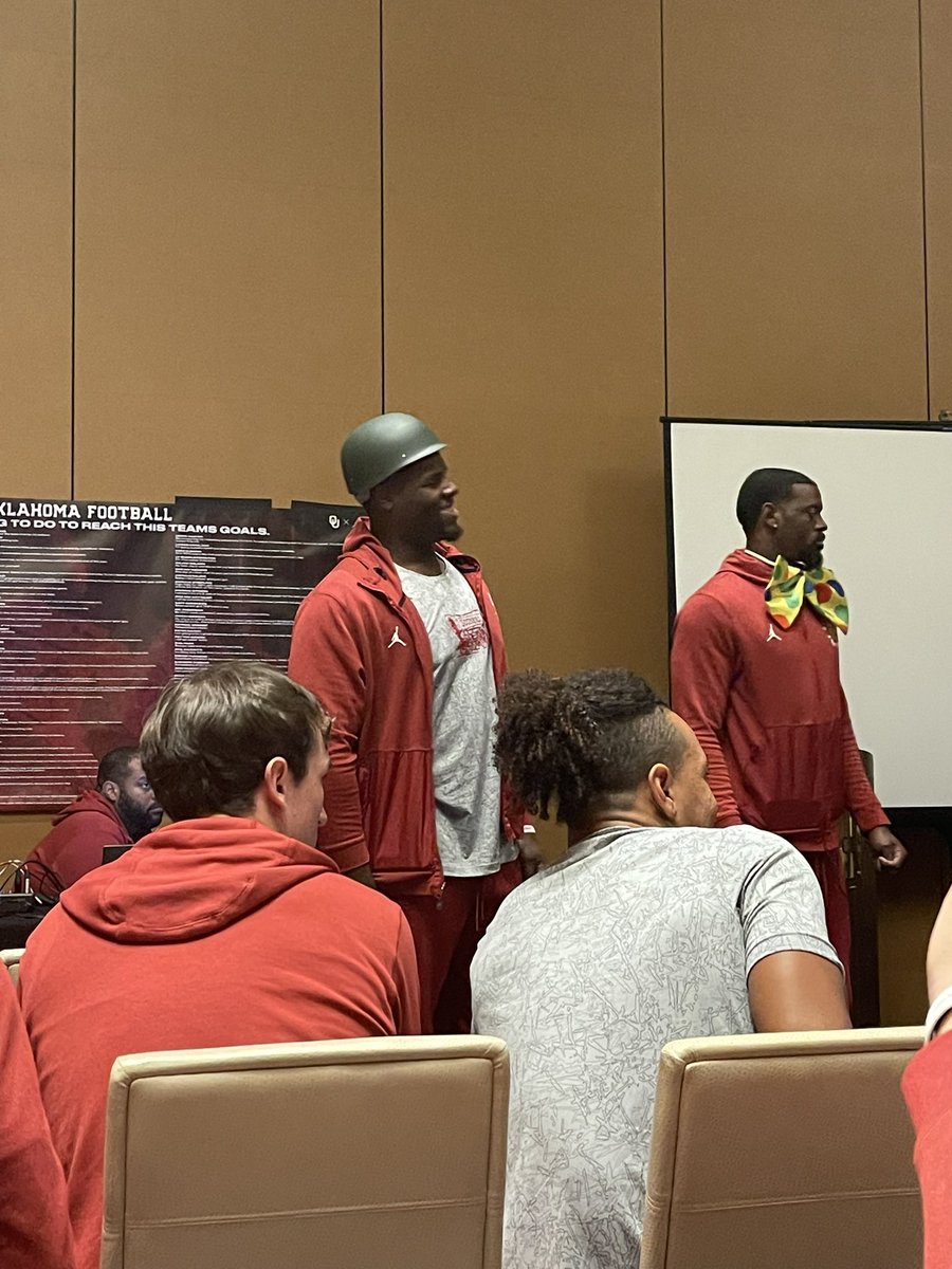 JacobLacey6's tweet image. Went from a hospital room being told I would never play again to helping my brother’s on the field just like God intended. Everything works toward the good. #Boomer