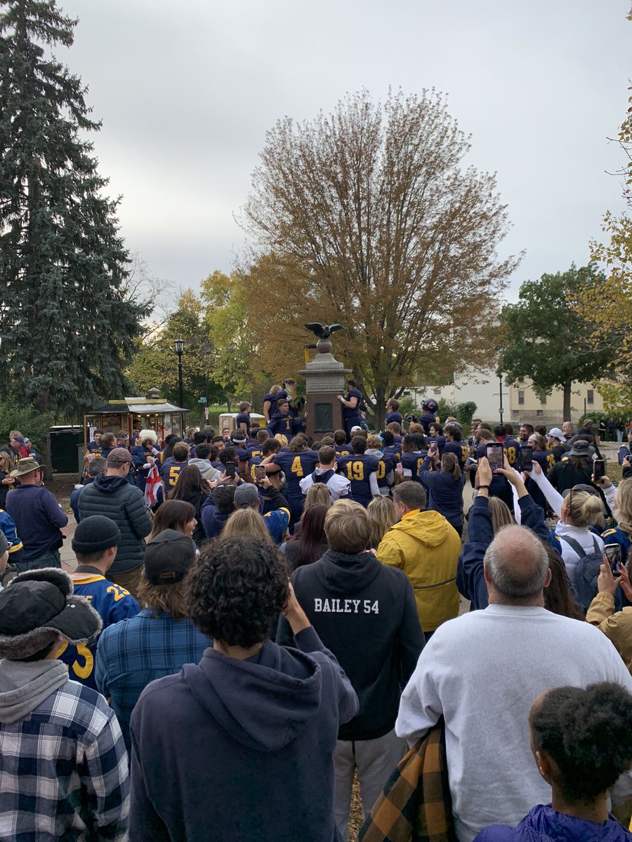 Turn that eagle!! #KeepStackin