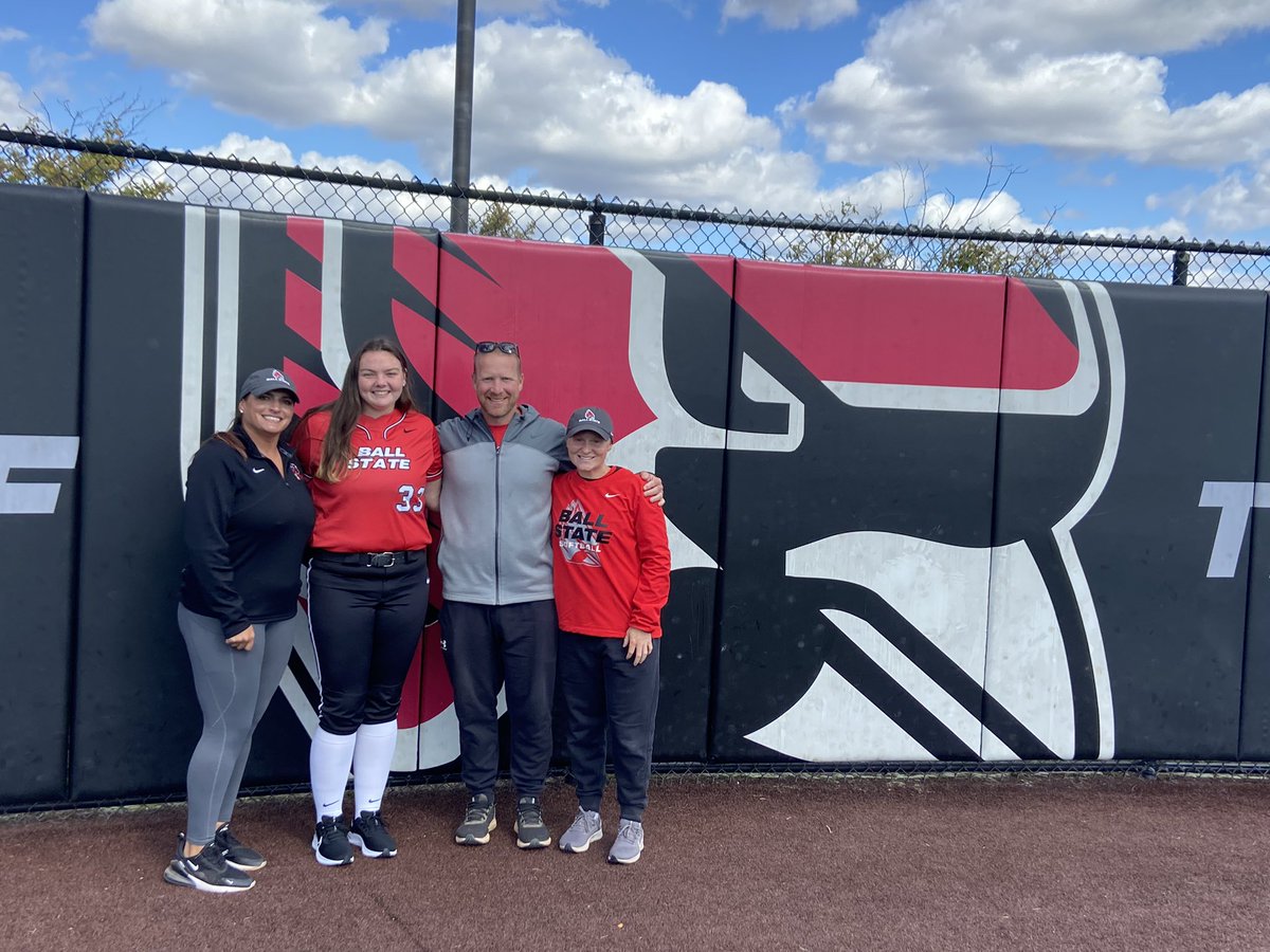 TiaIce4's tweet photo. Had a great day at Ball State today!Thanks to @CoachPena_BSU @CoachBurns17 and @avrey_steiner I have received  my first official offer! @BallStateSB #chirpchirp https://t.co/pb7sVuSV62