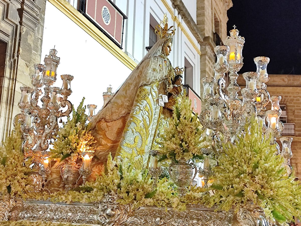 SantaCadiz's tweet photo. Patrona de Cádiz , la Virgen del Rosario https://t.co/8QfEGlADzq