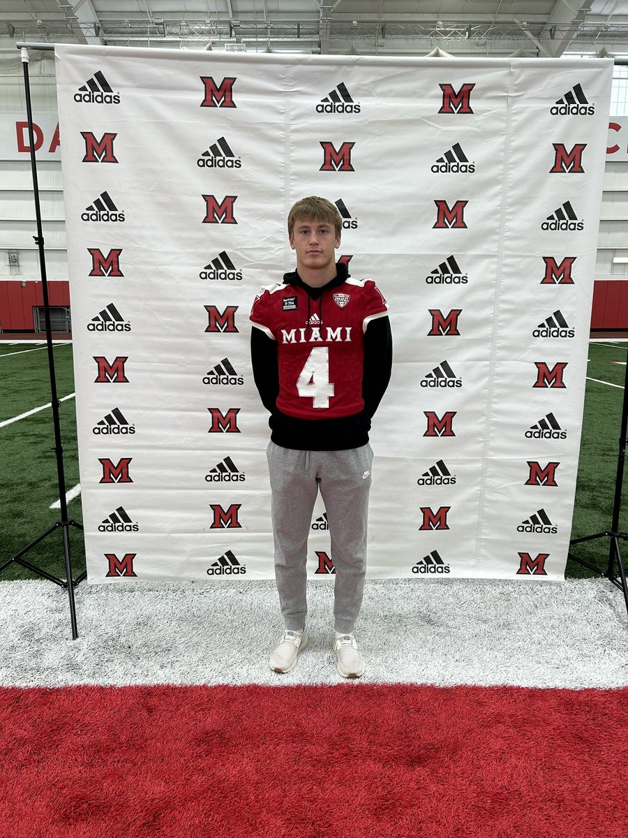 Had an amazing visit today at Miami (OH), glad I got to come down for the big win!
Thank you for the invite @JSimmons_Miami <a href="/Martin_Miami_HC/">Chuck Martin</a> @RedHawksRecruit <a href="/CoadyKeller1/">Coady Keller</a> <a href="/TheDZone/">TheDZone</a> <a href="/PrepRedzoneMI/">Prep Redzone Michigan</a>
