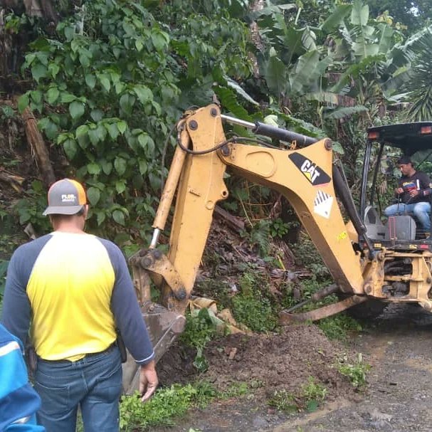 VillegasJobito's tweet photo. Rehabilitación de paso crítico en el alto de palo alzado.... seguimos trabajando sin descanso alguno... rumbo a las primarias y sembrando libertad para siempre https://t.co/FyhukRF9hf